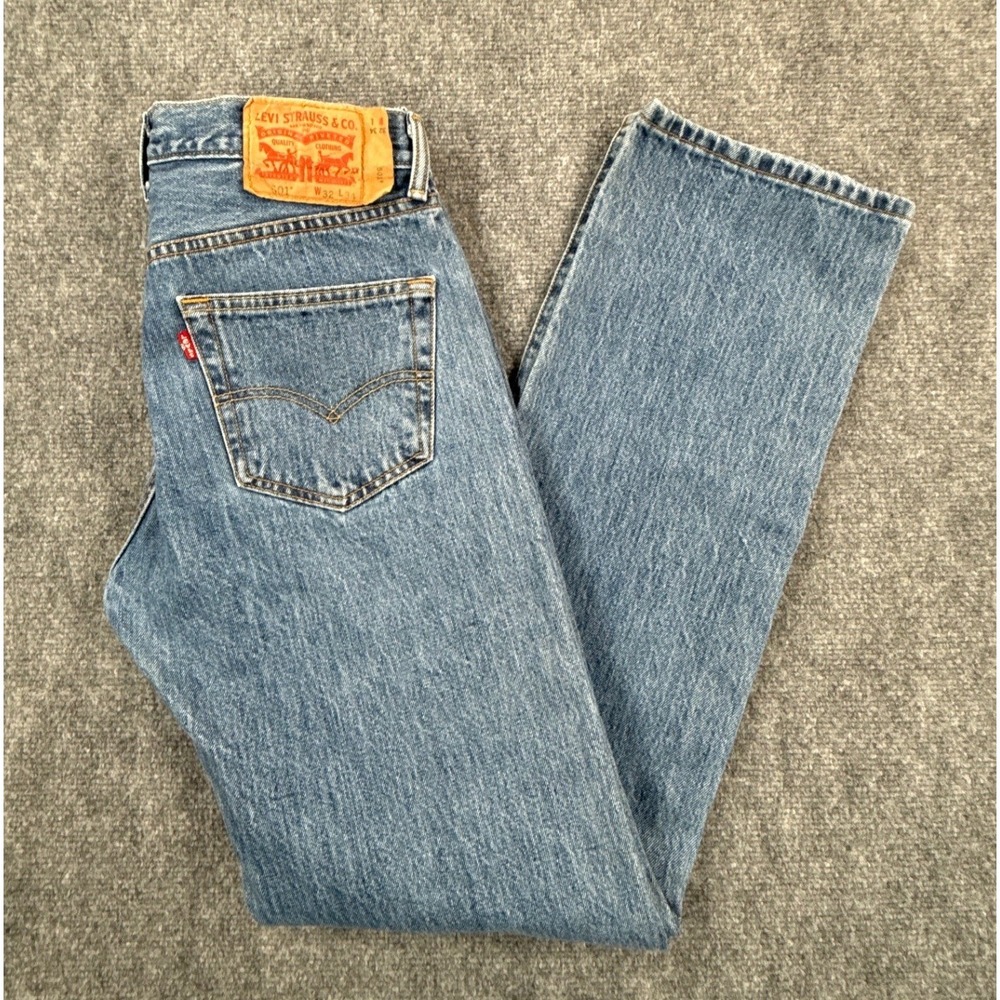 Levis 501 Original Fit Jeans Mens 32x34 Medium Wash Blue Straight Leg Denim